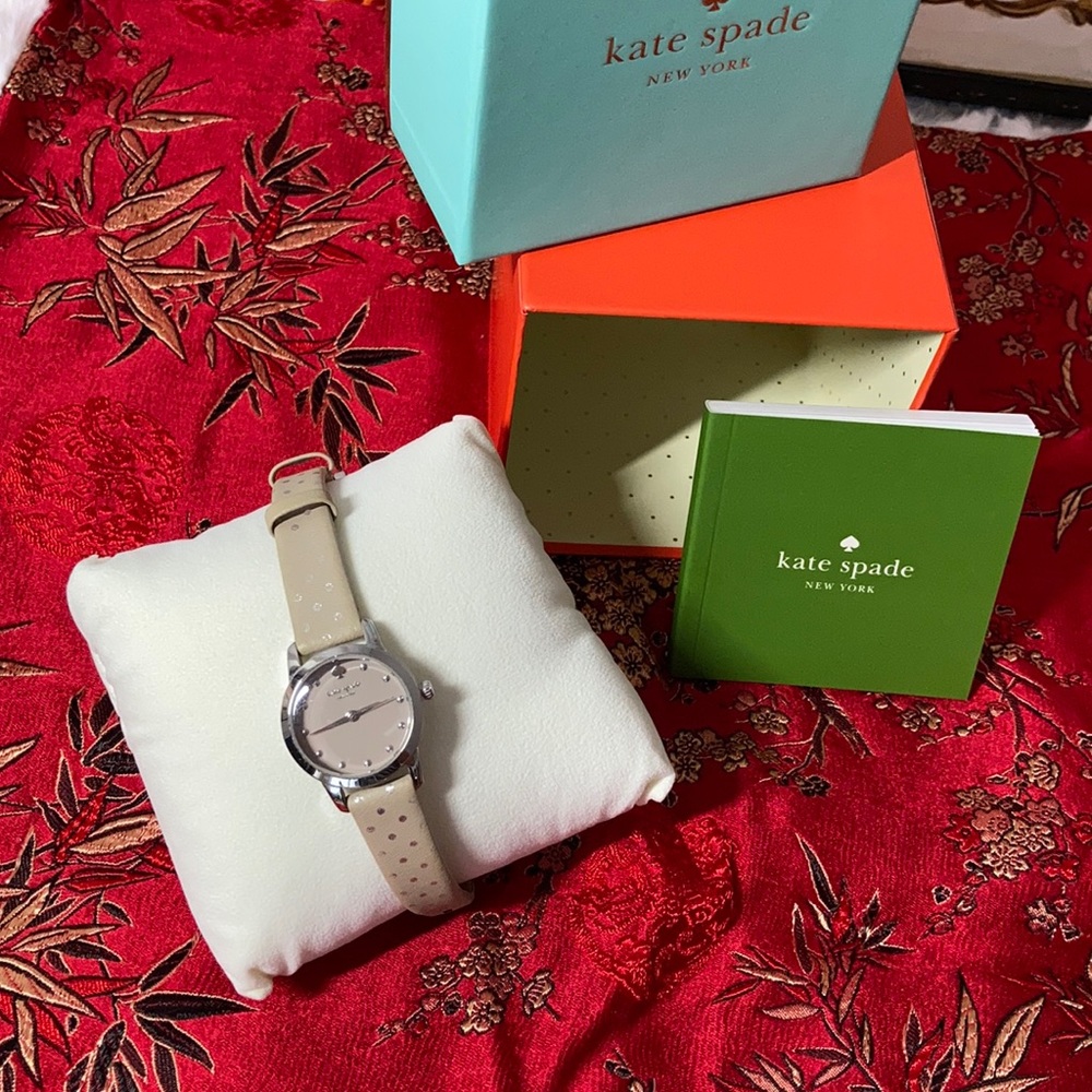 Kate Spade mini polka dot METRO leather band.